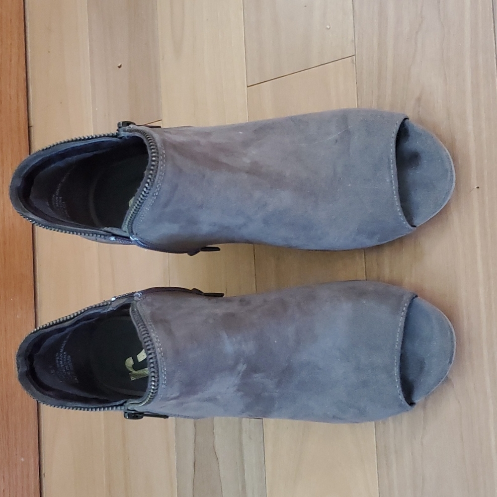 Suede booties EUC